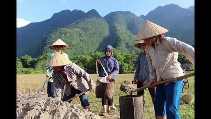Hotspot Matrix: Biến 4 kiểu áo không thể thiếu thành cơ hội marketing đột phá